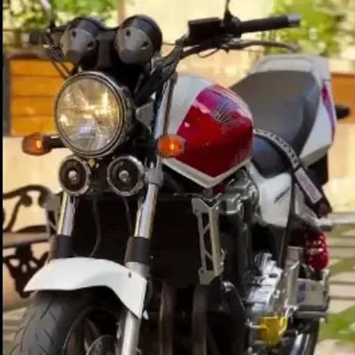 دانلود آهنگ موتورم ۱۳۰۰ دنده سه و چهار ۳ و ۴